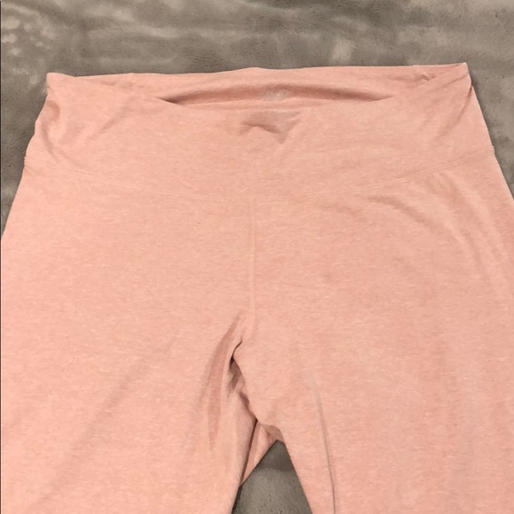 High Rise Compression Crop - Picture 2 of 4